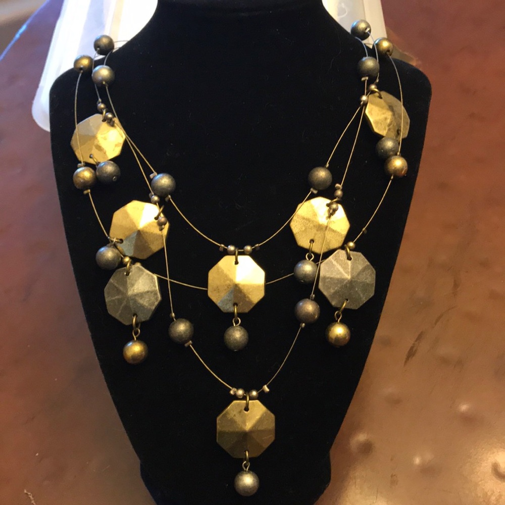 Boutique 3-tiered necklace